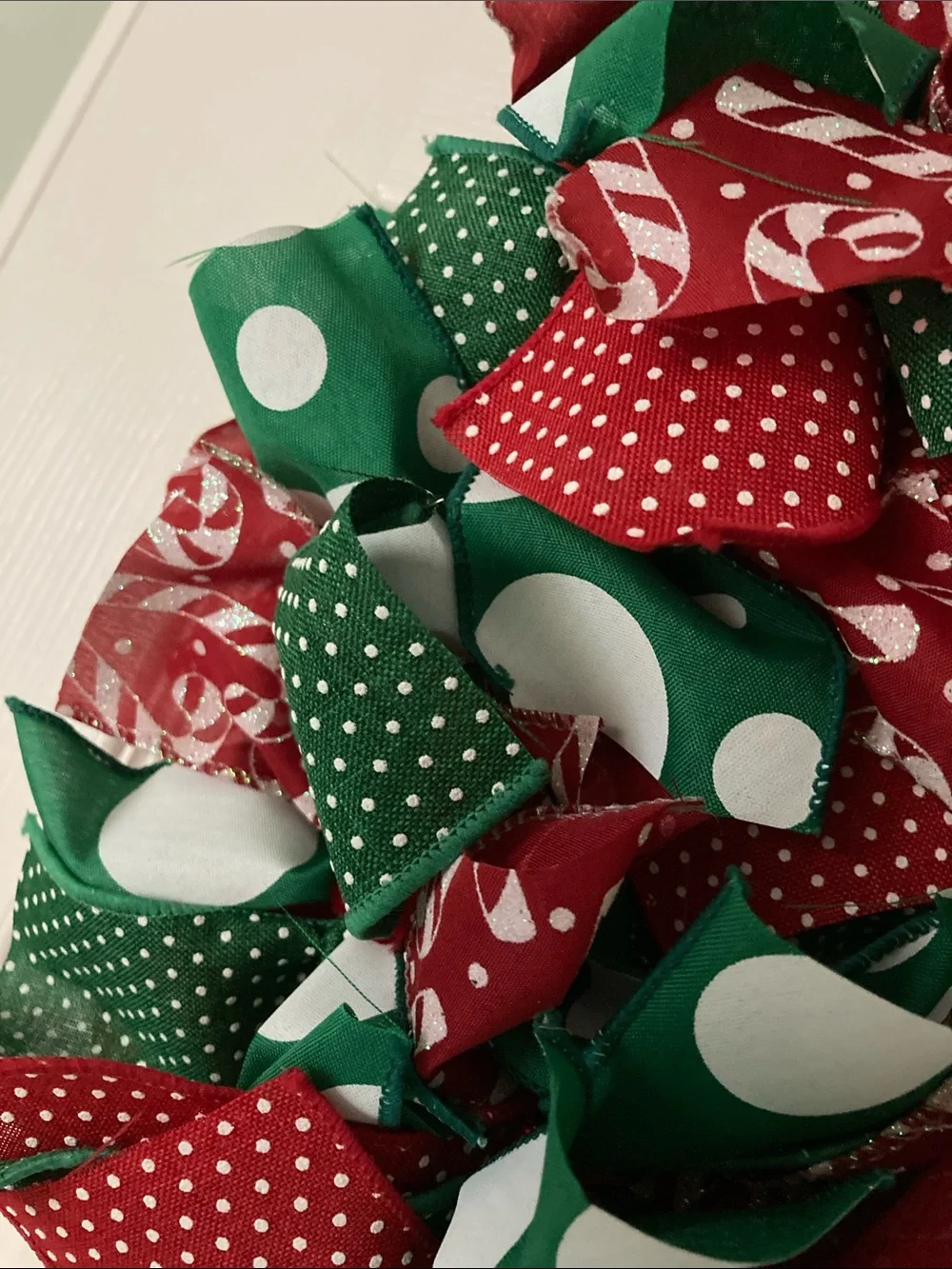 HANDMADE DOOR WREATH ROUND CHRISTMAS POLKA DOTS RED GREEN NWT